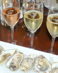 Oysters%20%26%20sparkling%20wines.JPG