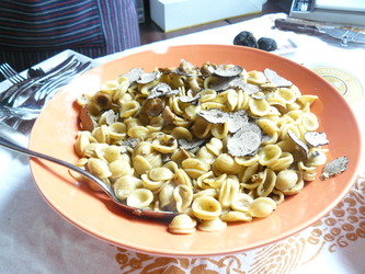 Pasta%20with%20truffles.JPG