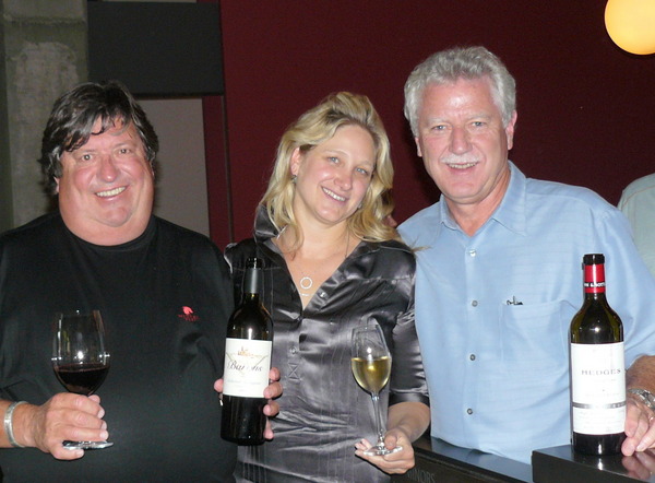 Sarah%20with%20visiting%20winemakers.JPG