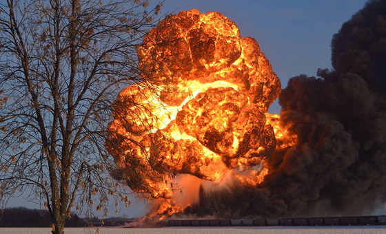 train-oil-fireball-explosion-casselton-north-dakota-dec2013_phmsa_1000.jpg